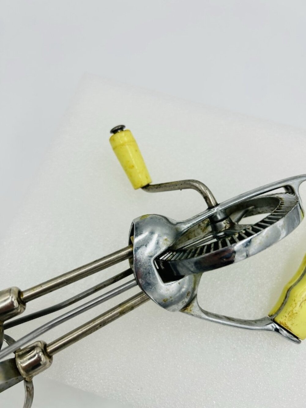 Turner & Seymour Yellow Handle 10.5" Egg Beater Hand Mixer Stainless Steel Vtg - Picture 3 of 7